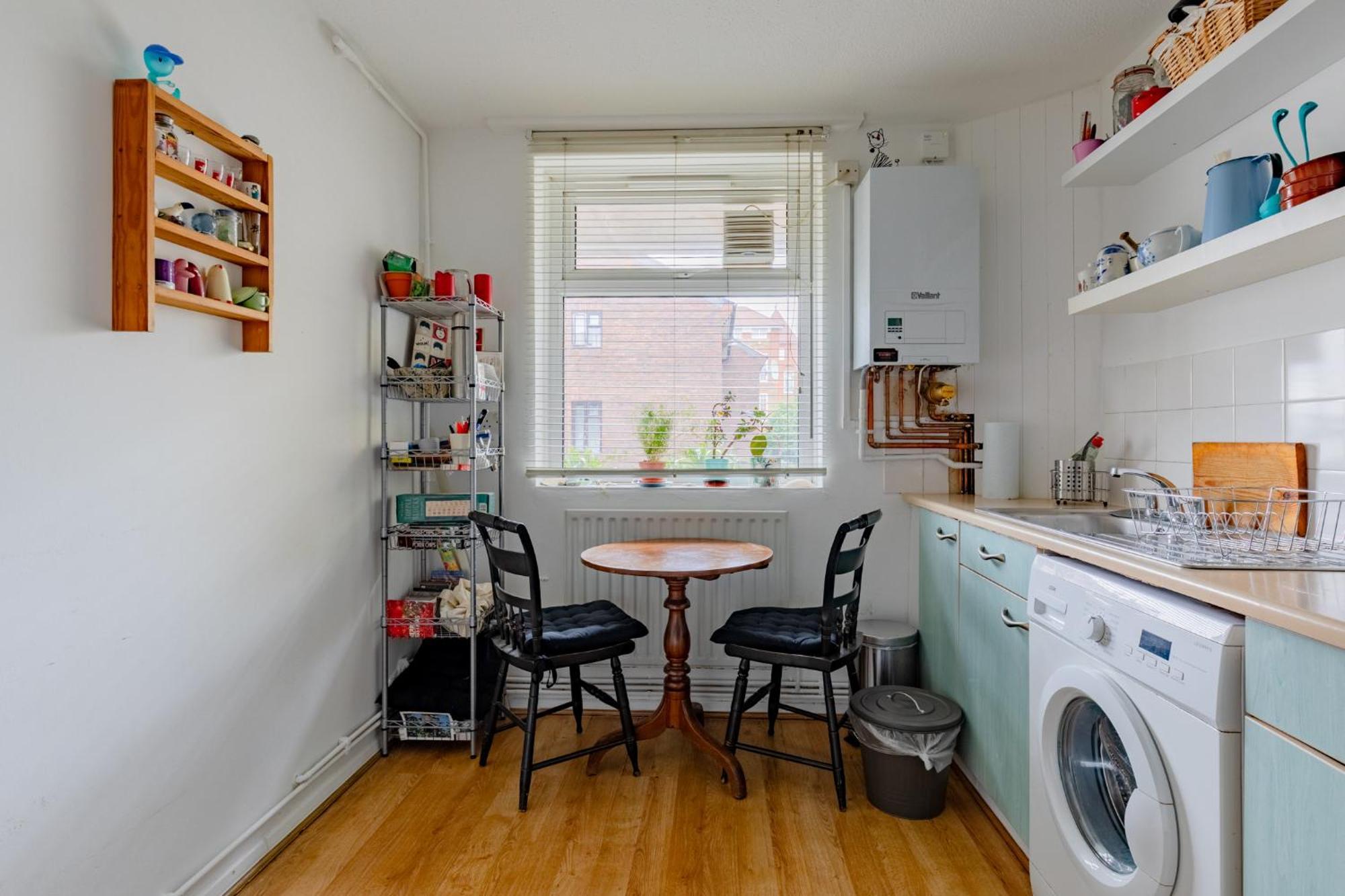 Characterful 1 Bedroom Flat Close To Dlr Appartement Londen