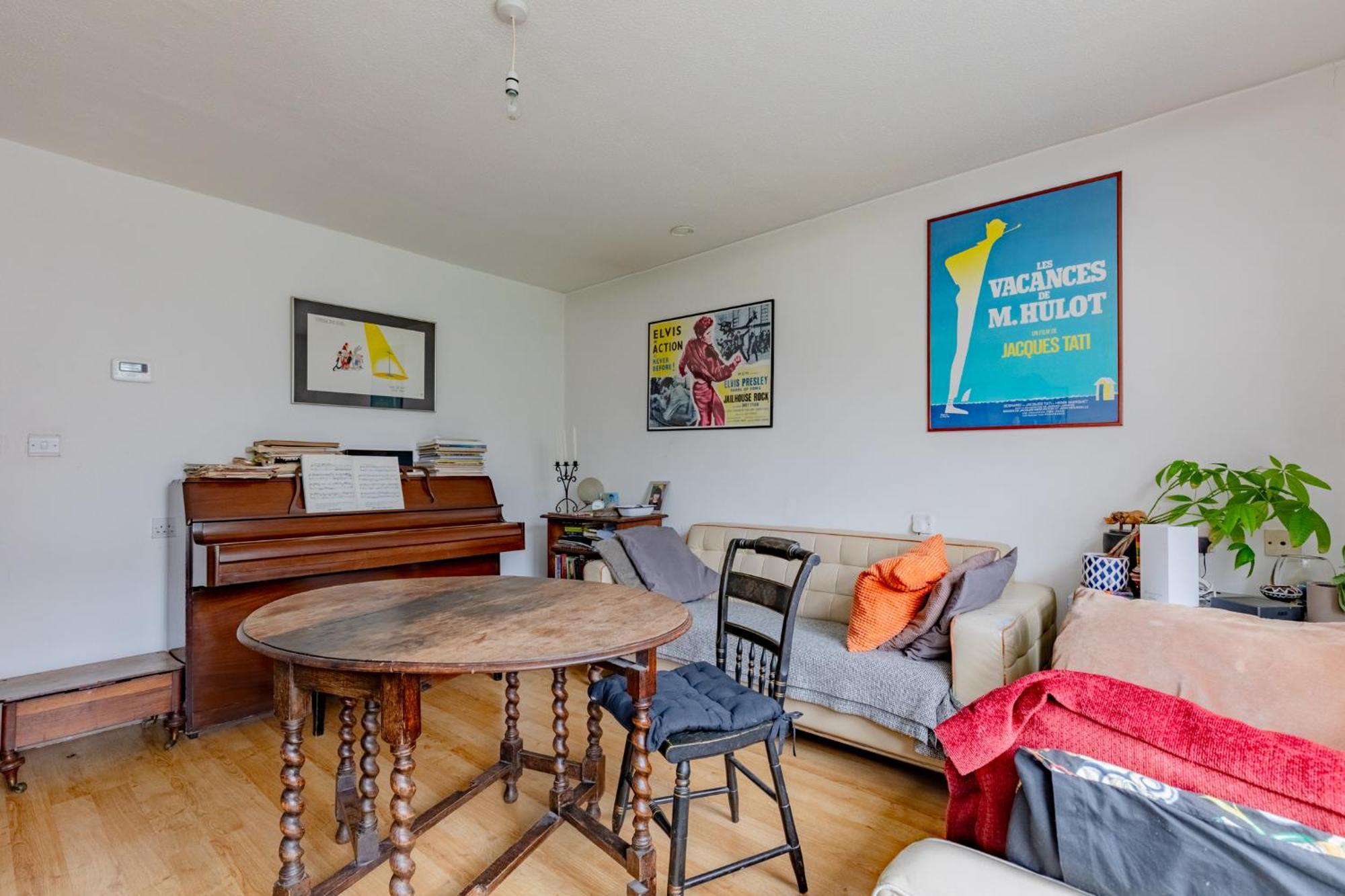 Characterful 1 Bedroom Flat Close To Dlr